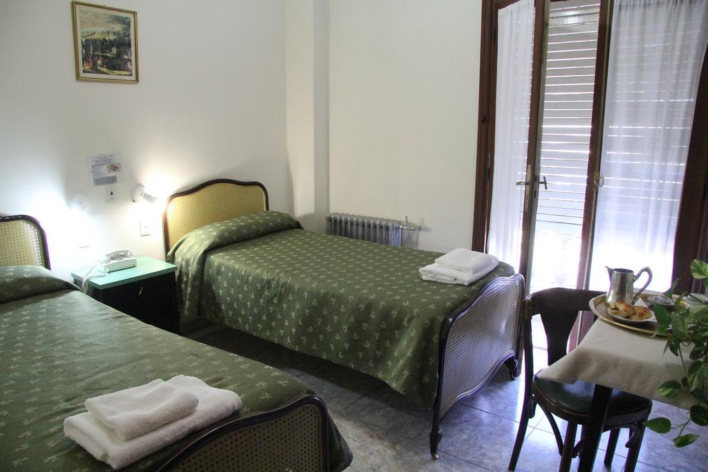 Hotel Touring Club Trelew Esterno foto