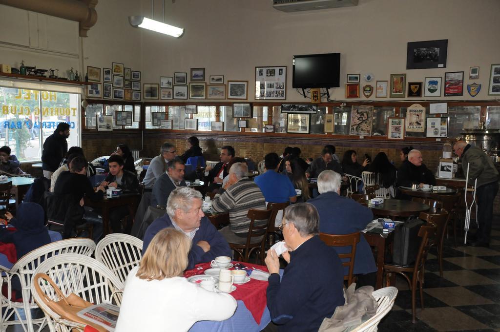 Hotel Touring Club Trelew Esterno foto